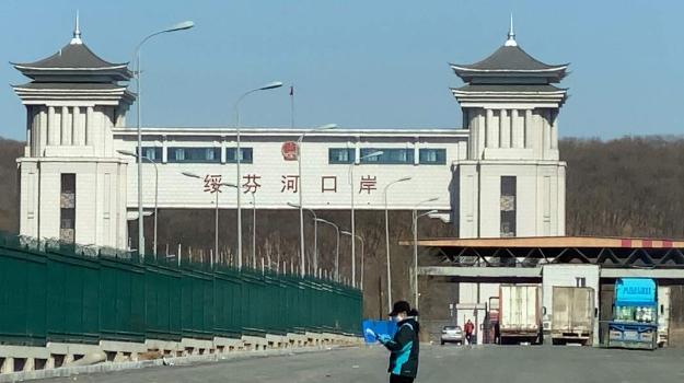 На границе с Китаем проблемы с инфраструктурой, Казахстан пропускает не все грузы, транзит через Монголию чреват простоями